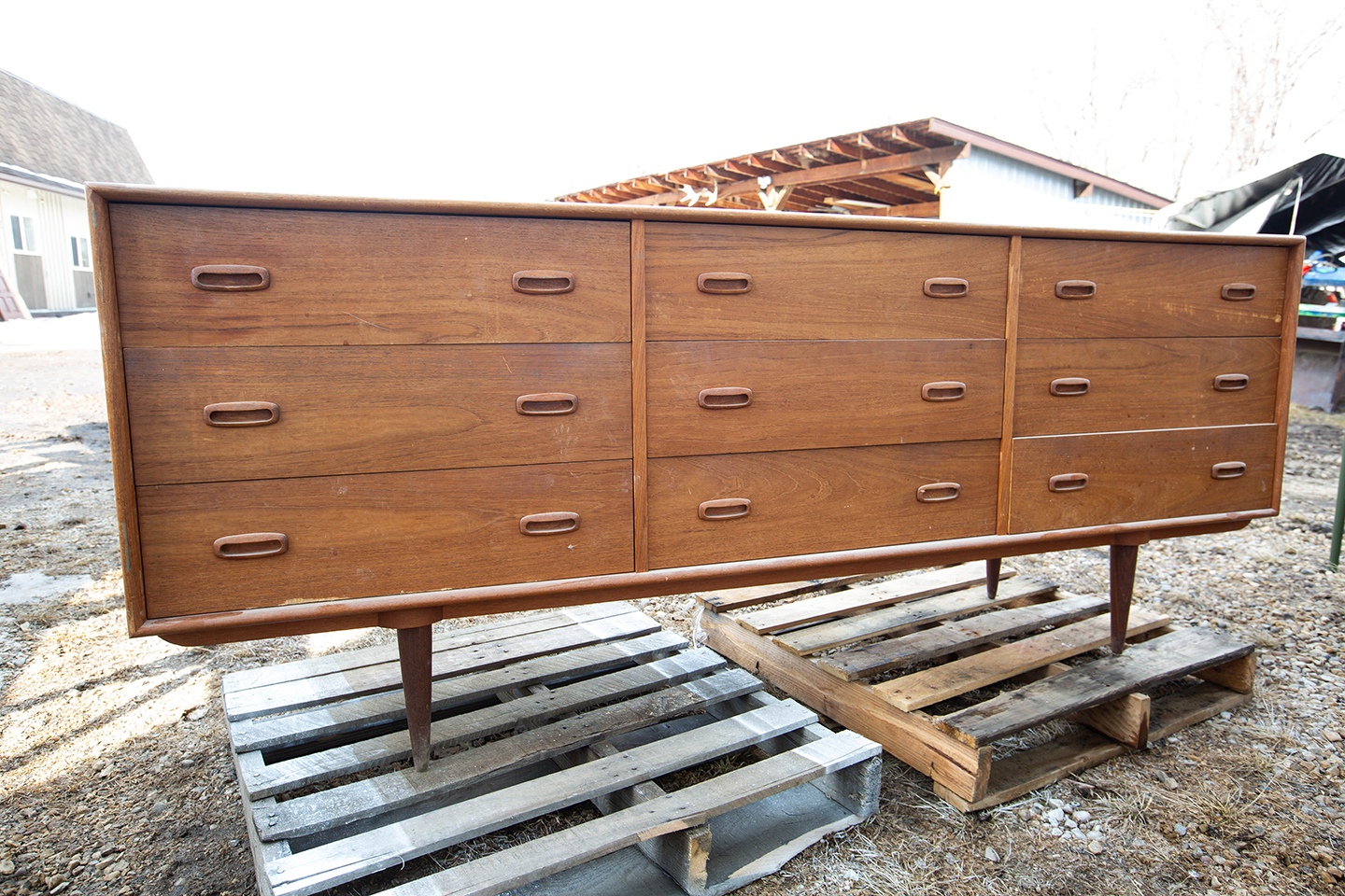 furniture-flip-with-rust-oleum-varathane-inspirational-project-before