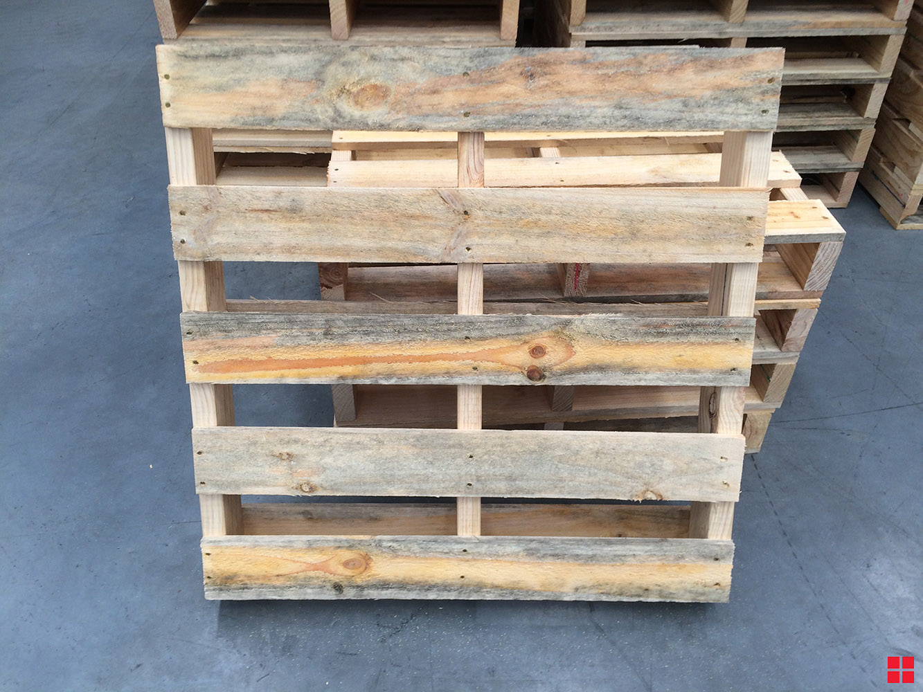 DIY Pallet Bar Project